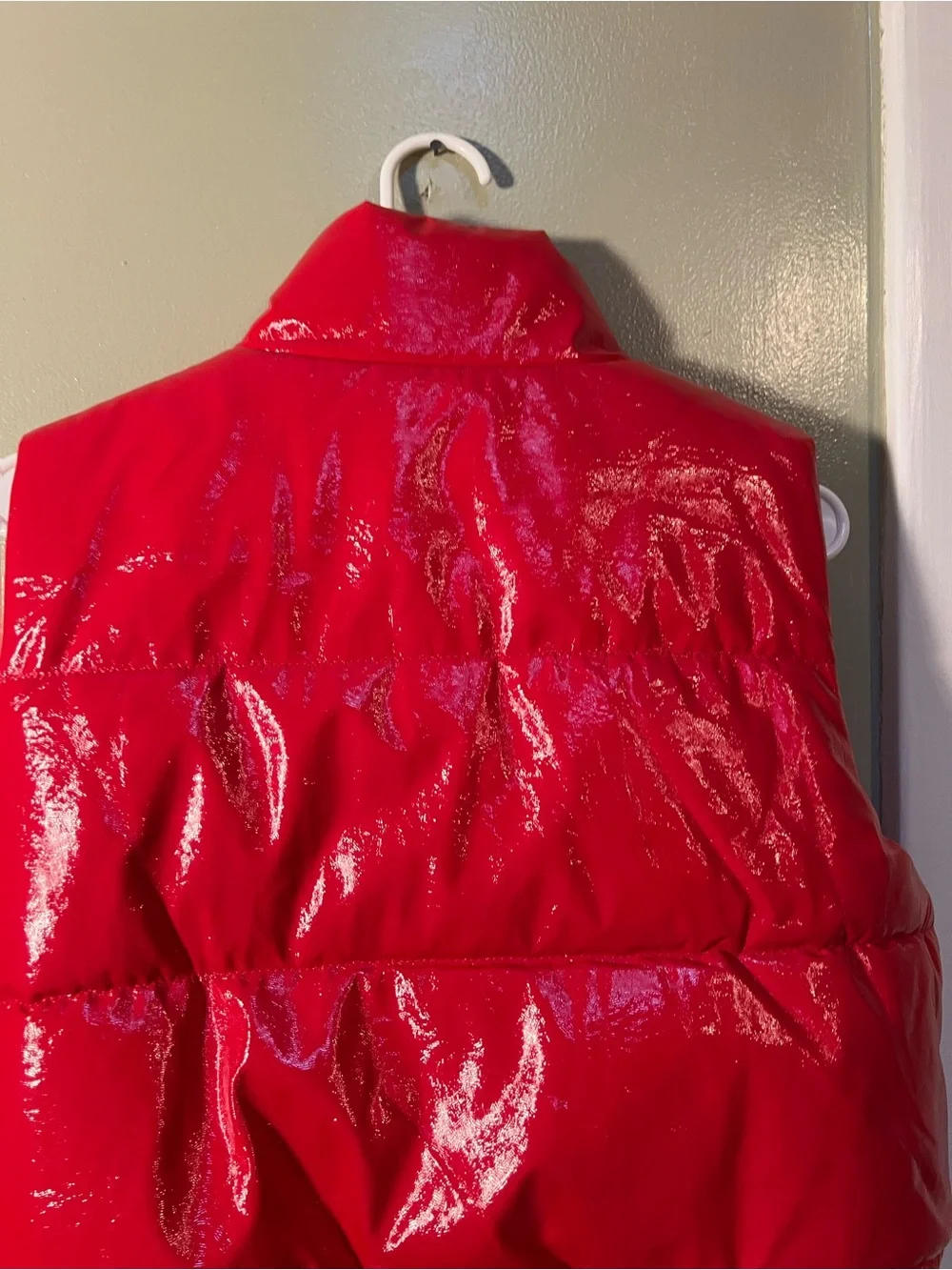 Ambiance Outerwear Women’s Size Large Puffer Vest Patent Bright Red Polyurethane